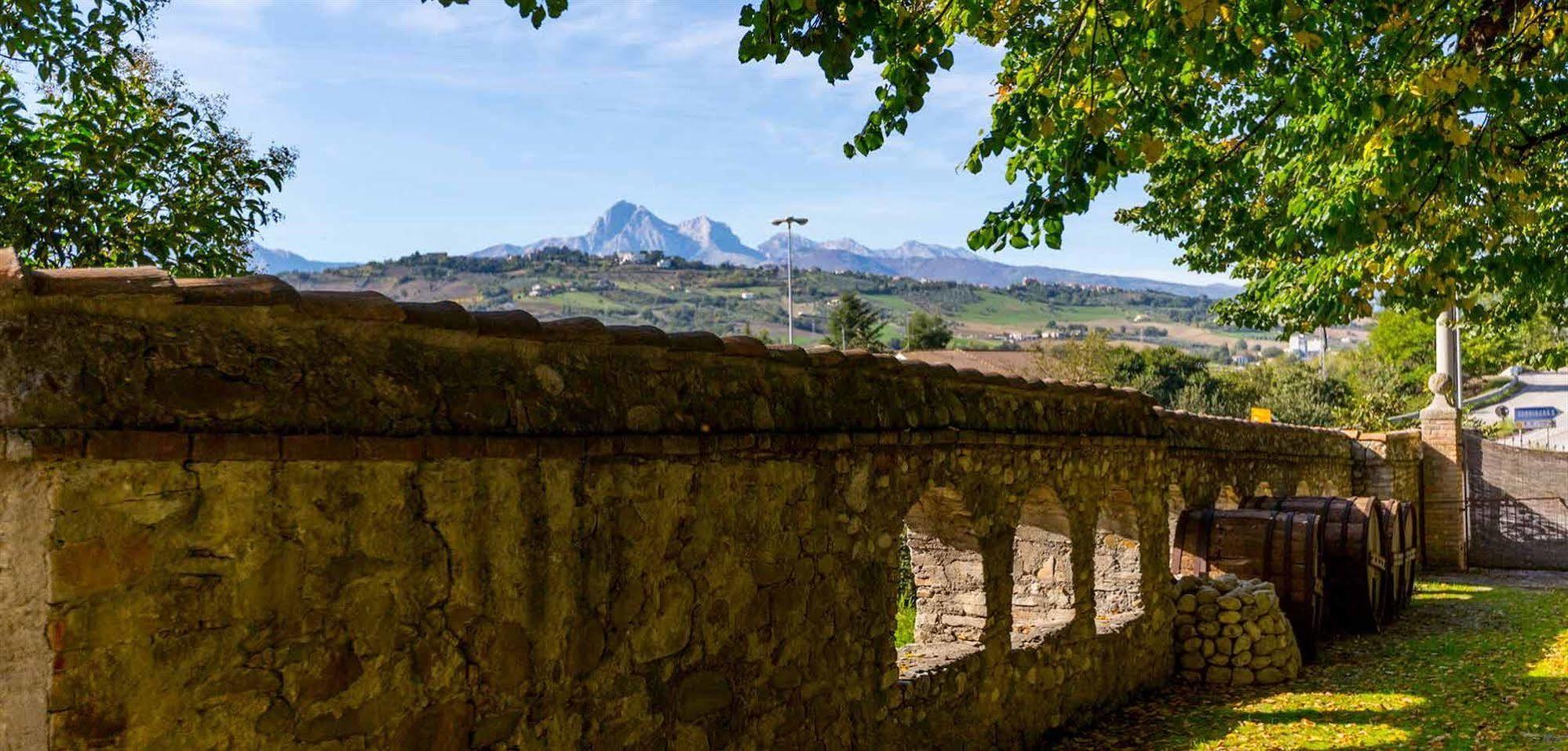 Corte Dei Tini Villa Vomano Екстер'єр фото