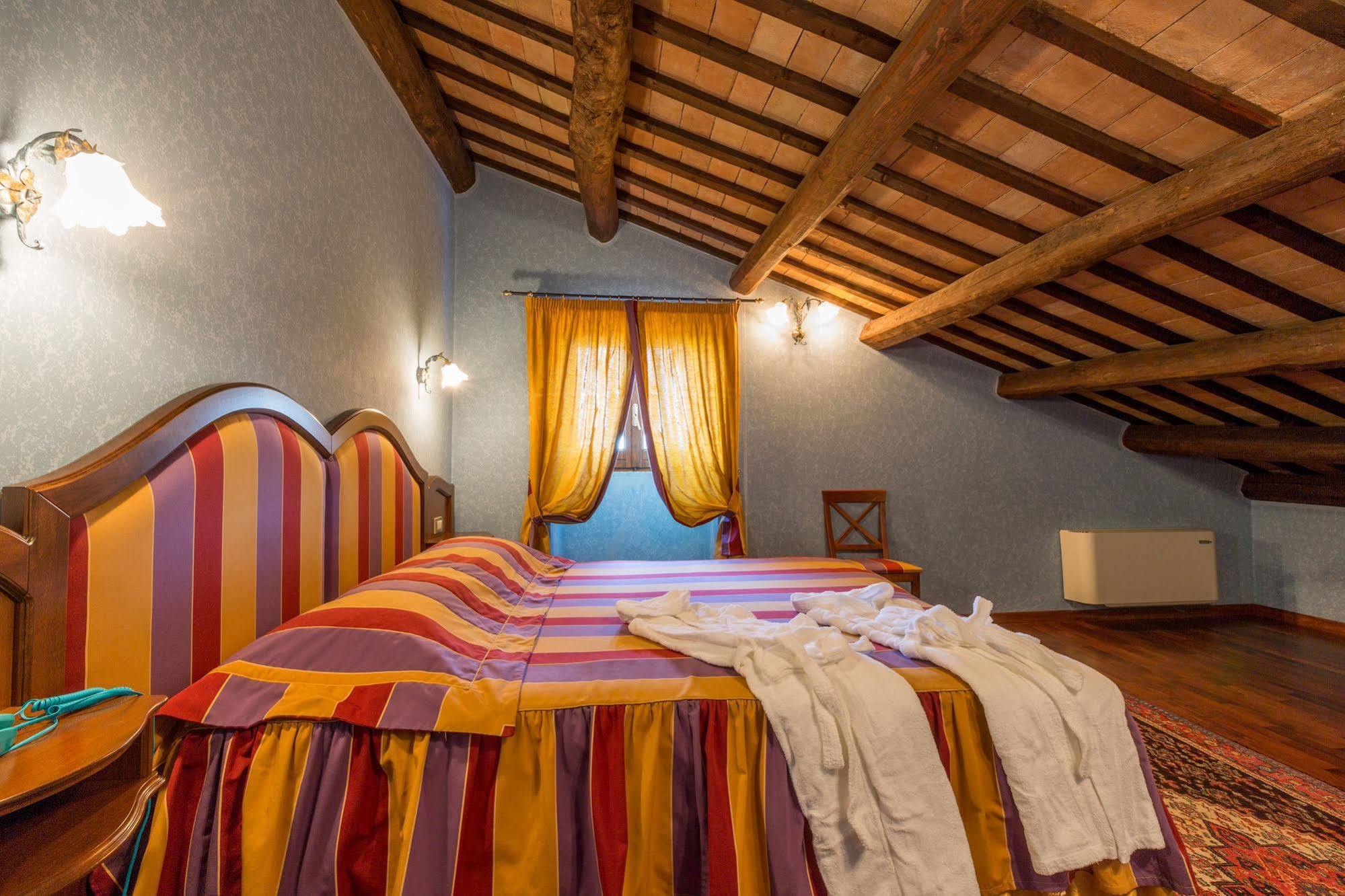 Corte Dei Tini Villa Vomano Екстер'єр фото
